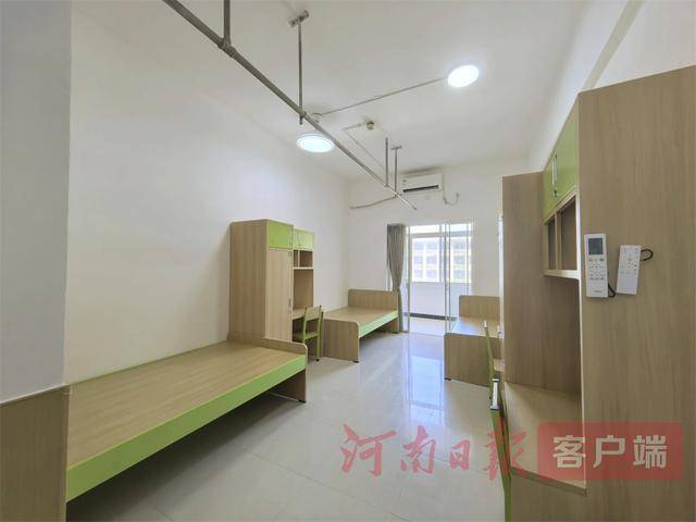 从8人间到夫妻房<strong></p>
<p>百度股票</strong>,郑州富士康员工幸福安居“进行时”