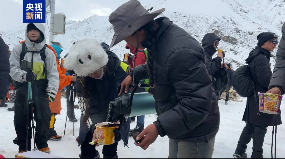 珠峰景区游客被困最新进展：已有350名游客获救<strong></p>
<p>京东方a股票</strong>，其余200多名游客已全部取得联系