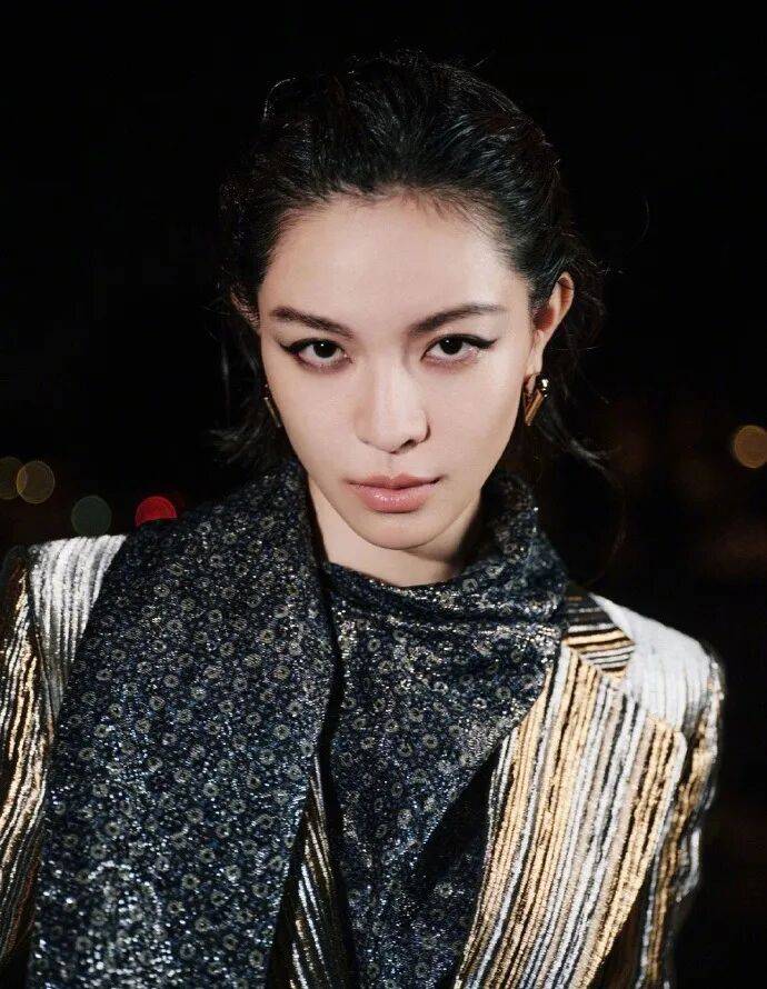 时装周上的女明星<strong></p>
<p>京东方a股票</strong>，秋冬氛围感一键封顶！