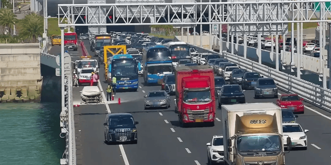 粤B·97821D、粤Z·AG85澳、粤T·91736<strong></p>
<p>京东方a股票</strong>，你们被拍下来了！