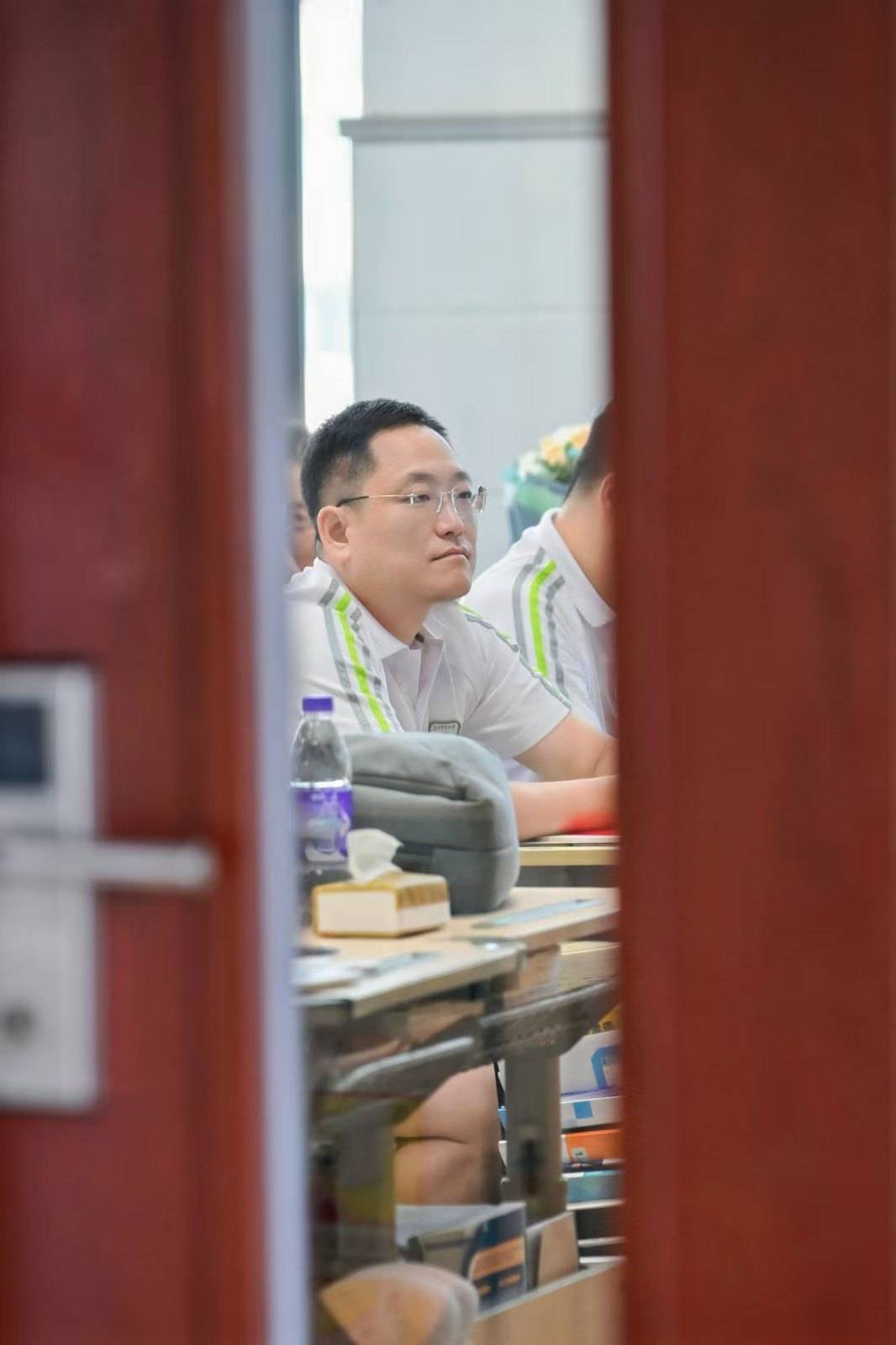 那个让老师骄傲的“调皮”班级！30年同学聚会<strong></p>
<p>以岭药业股票</strong>，还伴有一封来自贵州的感谢信