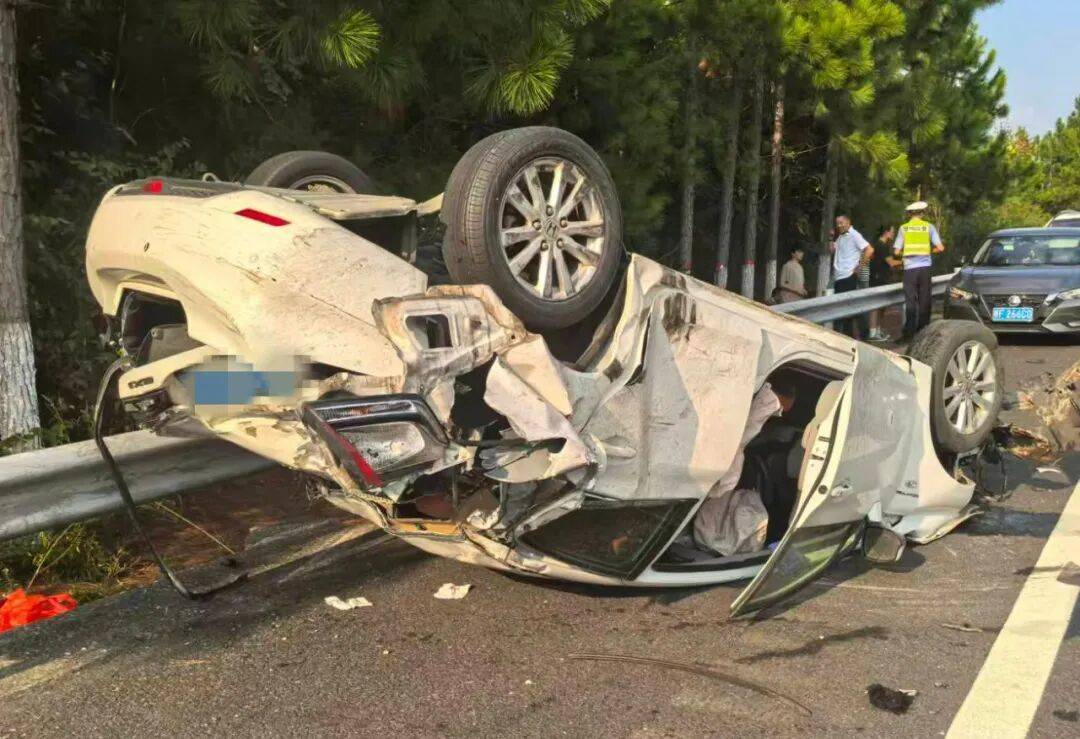 司机强行变道酿大祸<strong></p>
<p>以岭药业股票</strong>,反诬赖对方:“我要是撒谎就天打雷劈!”