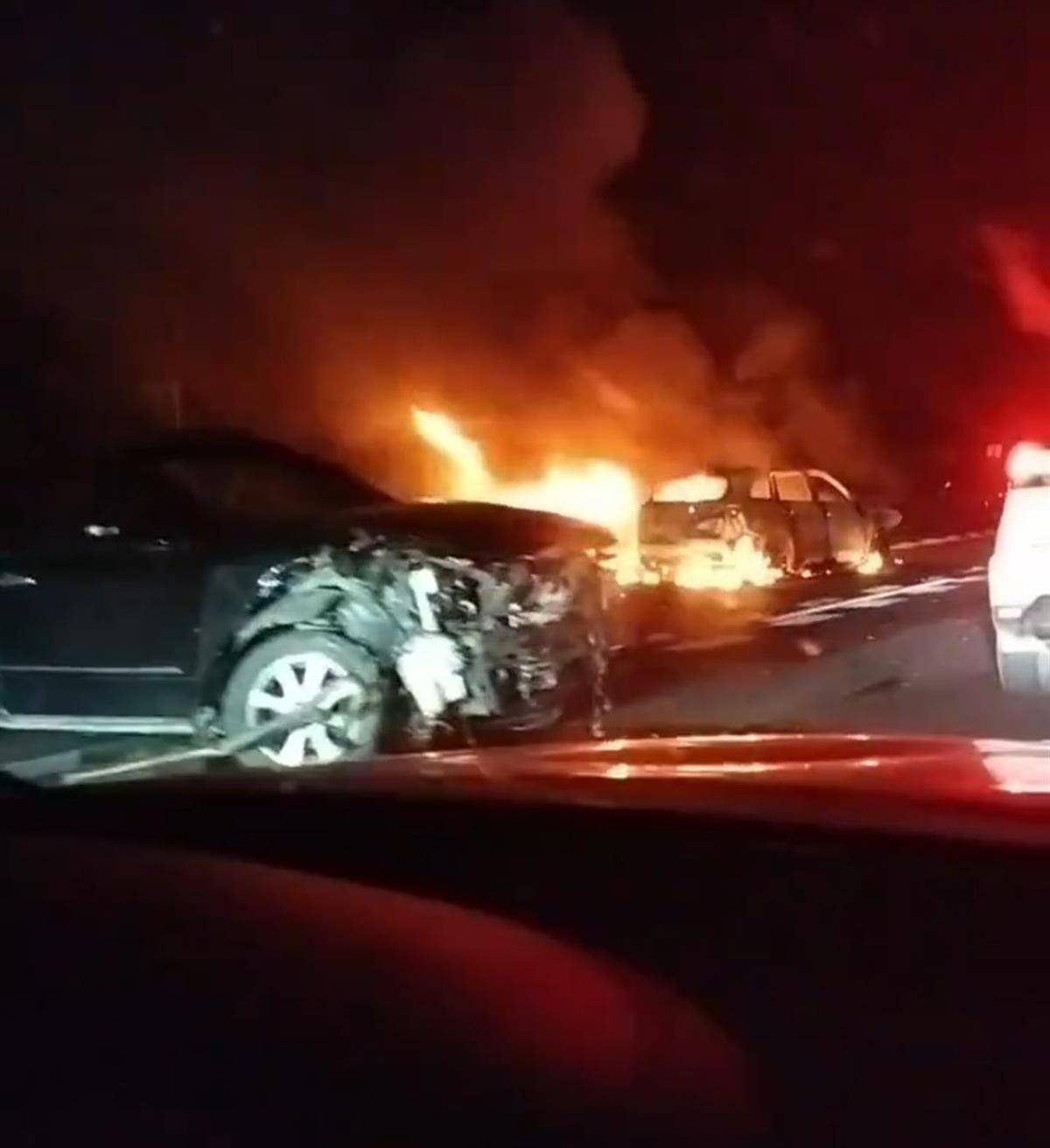 深南高速一车祸致2死3伤<strong></p>
<p>以岭药业股票</strong>，一位目击者称车上有甩棍没有当场施救，事后得知两人死亡他“觉得好惭愧”