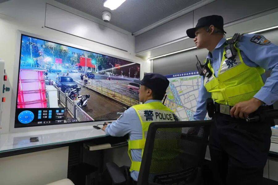 突然群发<strong></p>
<p>360股票</strong>!大批上海市民收到警方短信!全市爆火网红已被锁定...有爸爸因孩子违规被罚款