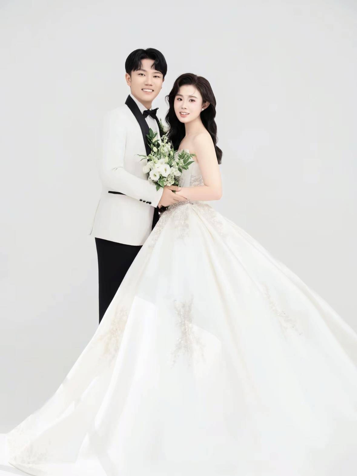 “千万富翁”解克锋儿子解清帅将举办婚礼<strong></p>
<p>360股票</strong>,解克锋:很开心,邀请了部分寻亲家长参加