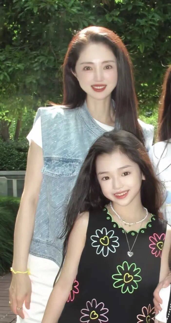 9岁小酒窝<strong></p>
<p>360股票</strong>，大大方方成顶流