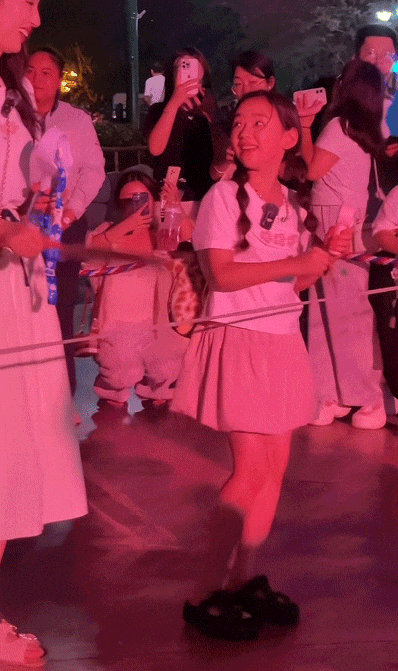 9岁小酒窝<strong></p>
<p>360股票</strong>，大大方方成顶流