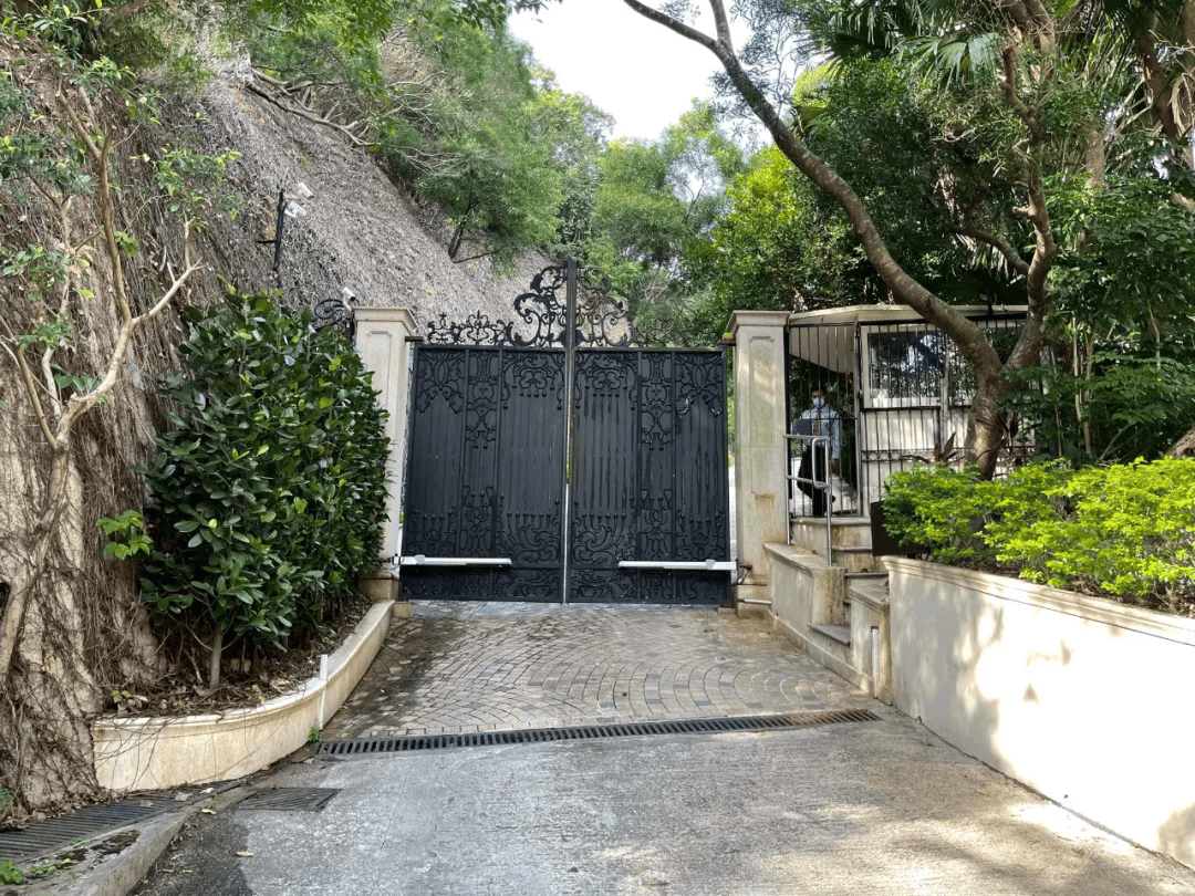 香港顶级豪宅“山顶道1号”发生命案<strong></p>
<p>紫金矿业股票</strong>,31岁菲佣在房内自尽;金庸夫妇曾居住11年,市价超5.6亿港元或成香港最贵凶宅