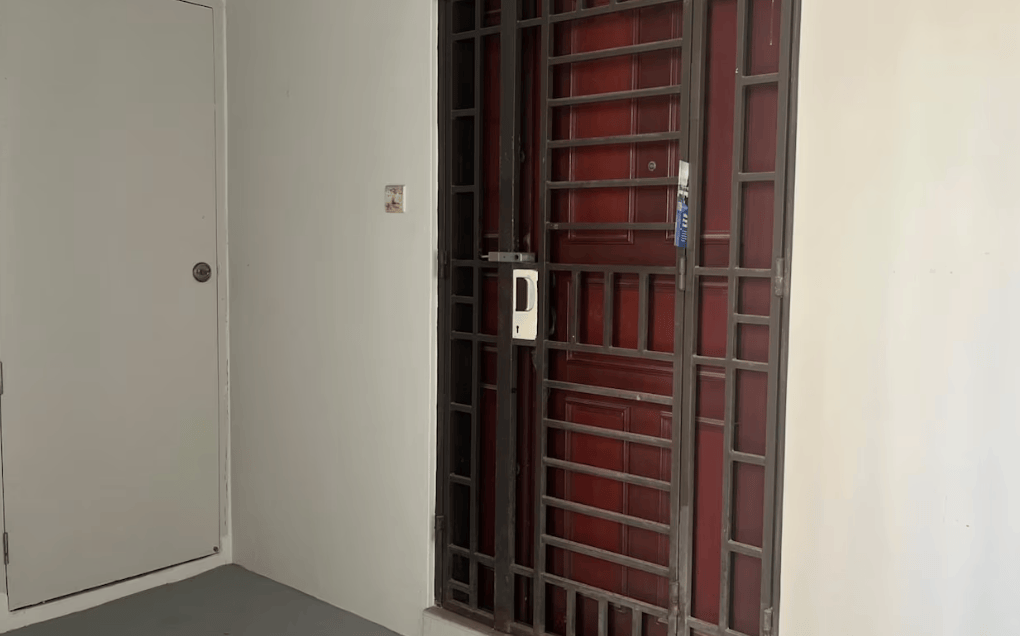 新加坡现双尸案：父亲成白骨<strong></p>
<p>紫金矿业股票</strong>，剑桥博士女儿疑饿死，一家来自东北