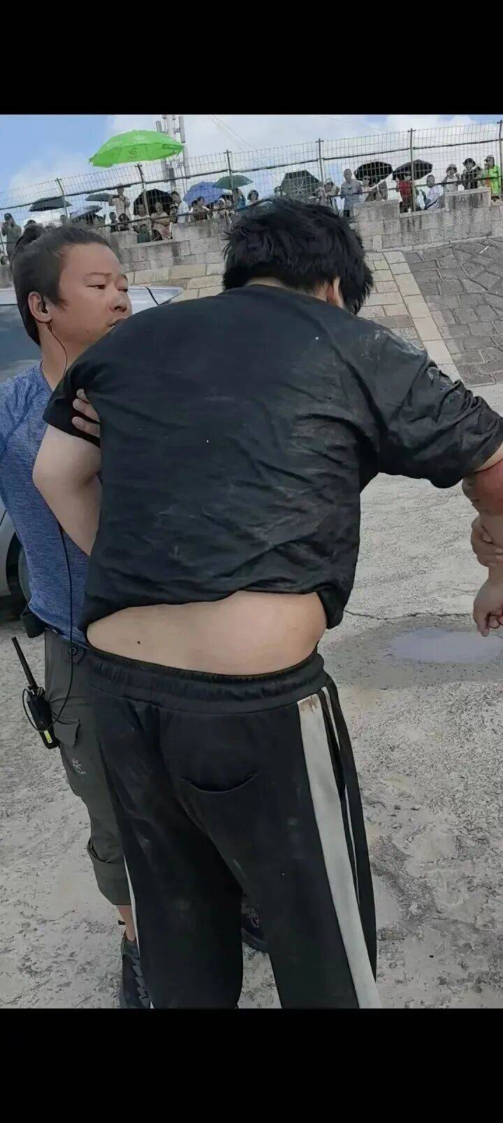 230斤重小伙酒后落水<strong></p>
<p>方正科技股票</strong>，漂浮7小时终获救……