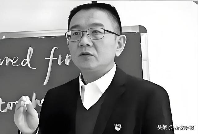 突发讣告！被学生抢鸡排的网红校长苗本臣病逝<strong></p>
<p>上海贝岭股票</strong>，年仅54岁
