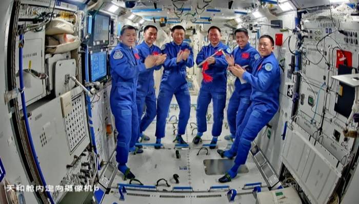 疑似遭空间微小碎片撞击<strong></p>
<p>建设银行股票</strong>,神舟二十号返回任务将推迟进行