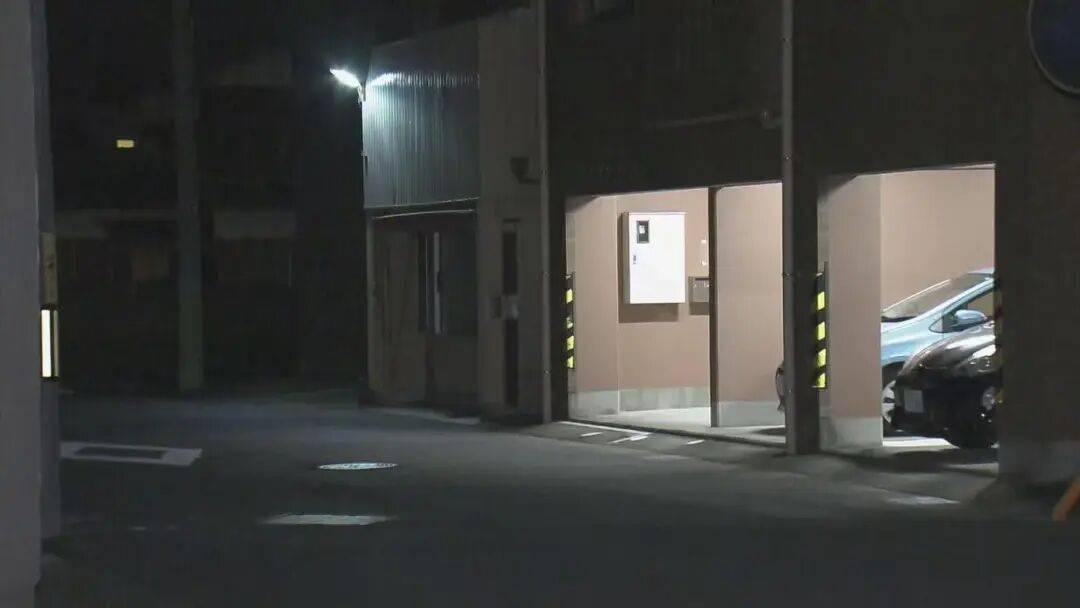 男子开车撞倒人<strong></p>
<p>北方华创股票</strong>，下车一看竟是自己86岁的父亲，老人送医后身亡